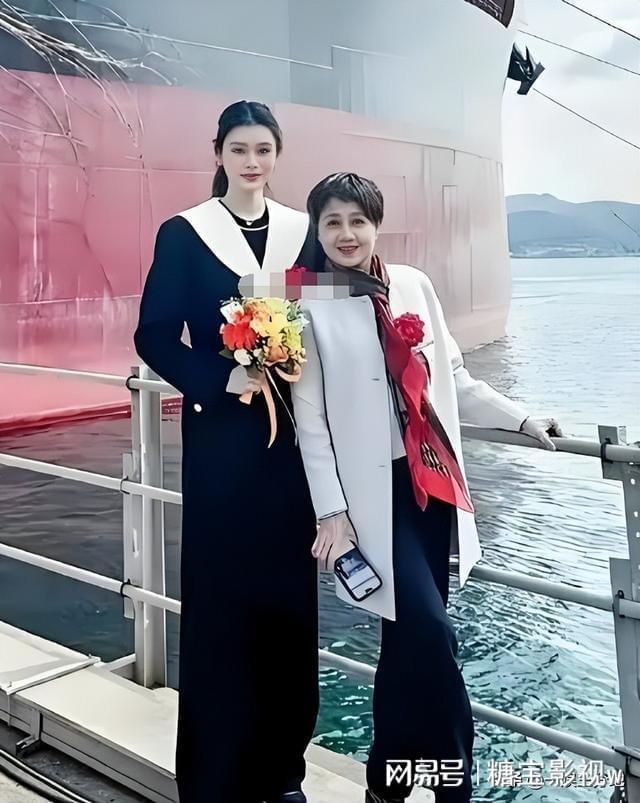 婆婆个子矮穿什么好看__婆婆矮会影响孙子孙女身高吗