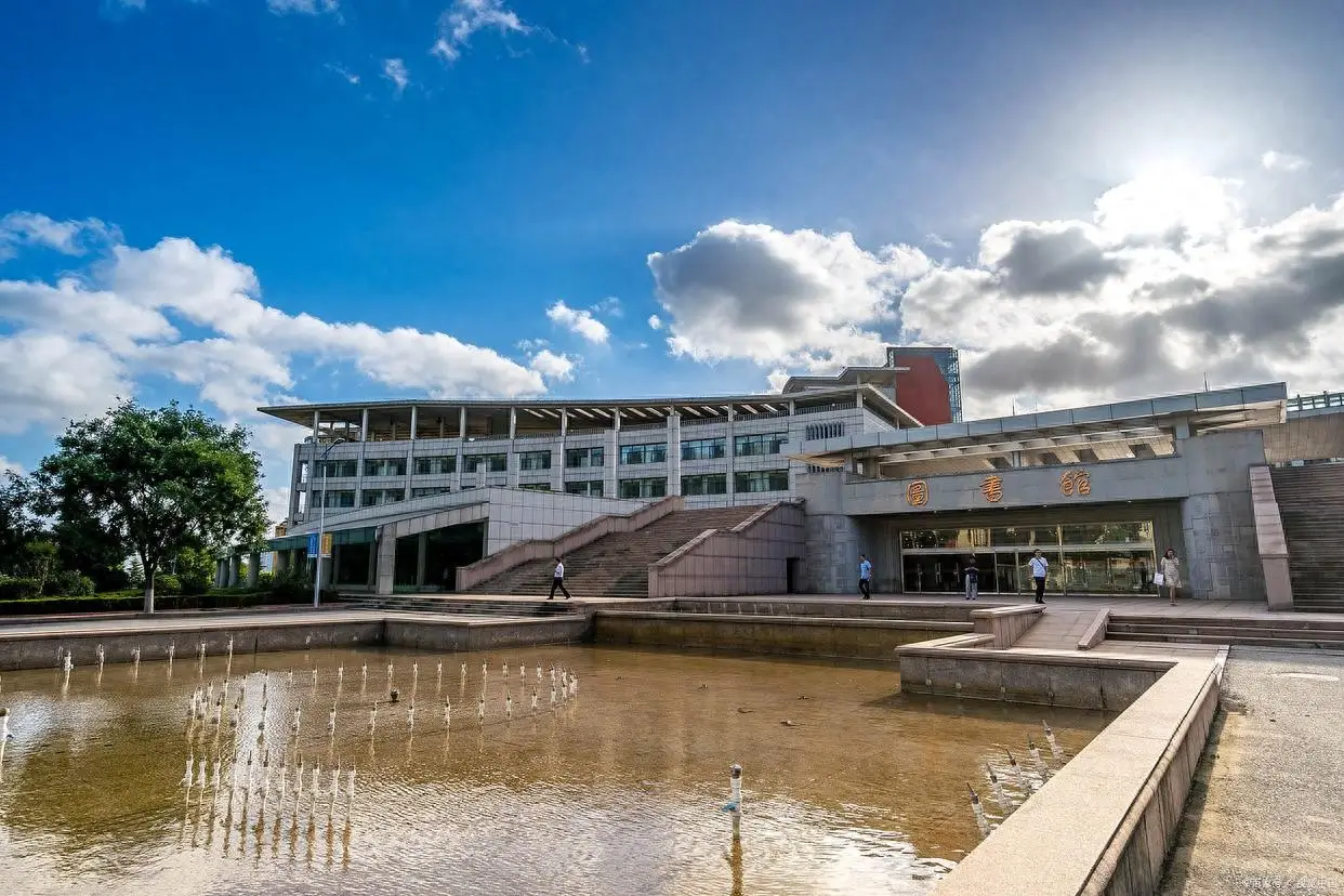 大连大学国际本科，高考失利别灰心：复读、民办本科、国际本科