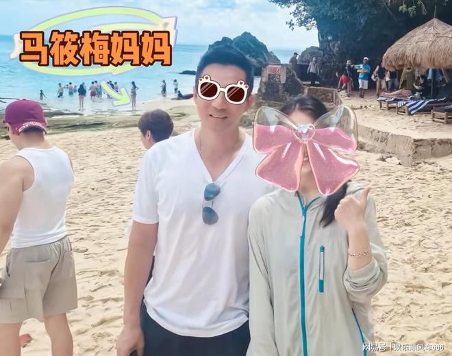 汪小菲带娃国外度假，小玥儿穿搭简单干净，跟3个表姐对比明显__汪小菲带娃国外度假，小玥儿穿搭简单干净，跟3个表姐对比明显
