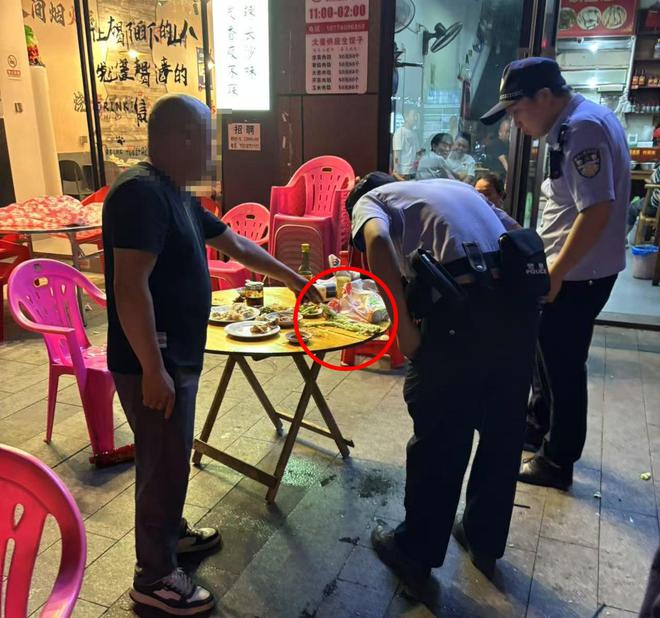 南宁燕子岭高空坠窗事件追踪：10岁女童仍在抢救，涉事建筑安全隐患玻璃已全面拆除