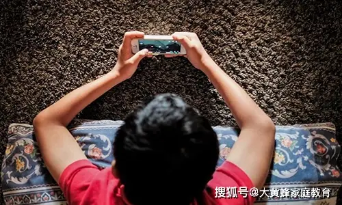 高中孩子沉迷手机不想上学怎么办?听听专家老师怎么说__高中孩子沉迷手机不想上学怎么办?听听专家老师怎么说