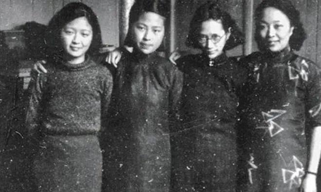 “勃朗特三姐妹”与“合肥四姐妹”：荒原与园林_“勃朗特三姐妹”与“合肥四姐妹”：荒原与园林_