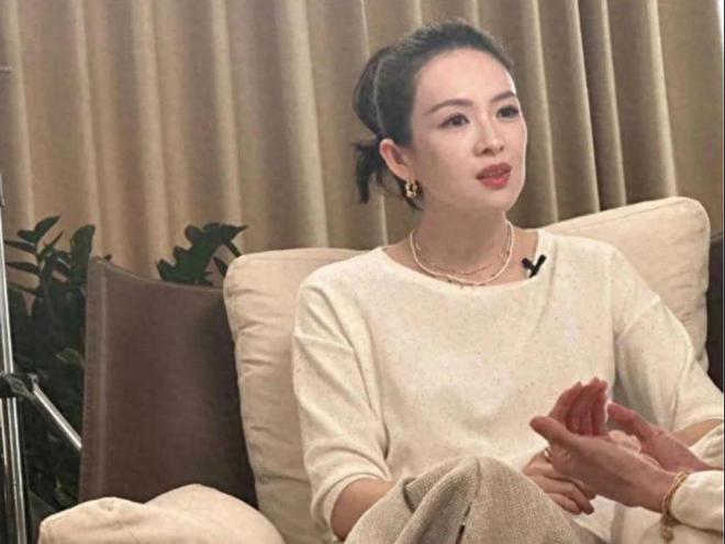 这一次，突然“变了面相”的章子怡，给所有离异女星“提了个醒”