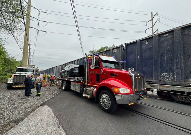 特斯拉自己开车_特斯拉驾驶员离开自动熄火吗_