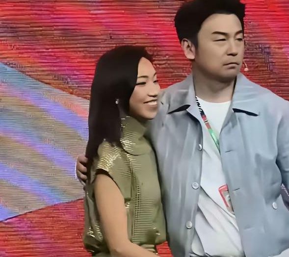 _演小丑入戏太深_演戏的小丑