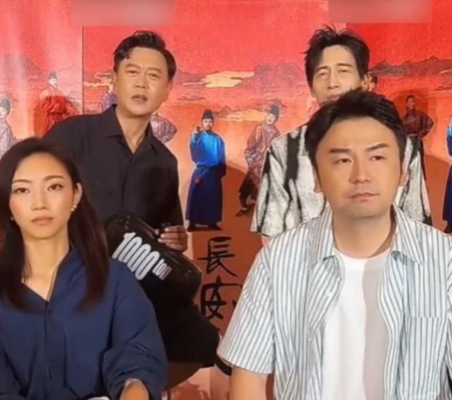 _演戏的小丑_演小丑入戏太深