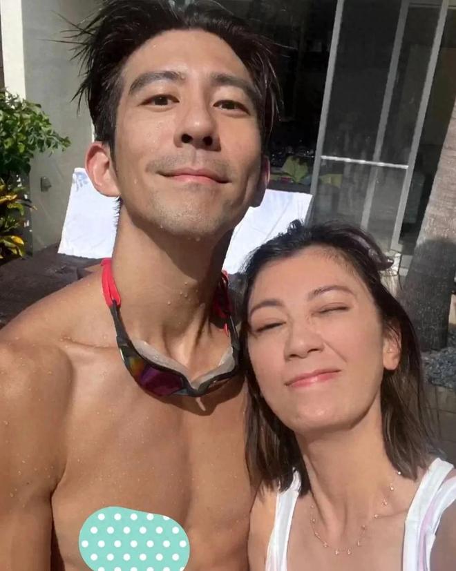 贾静雯女儿晒度假照，8岁波妞遗传爸爸大长腿，穿泳衣比例真好