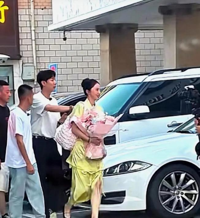 扒一扒明星黑历史大全_张馨予扒坐台黑历史不雅照_