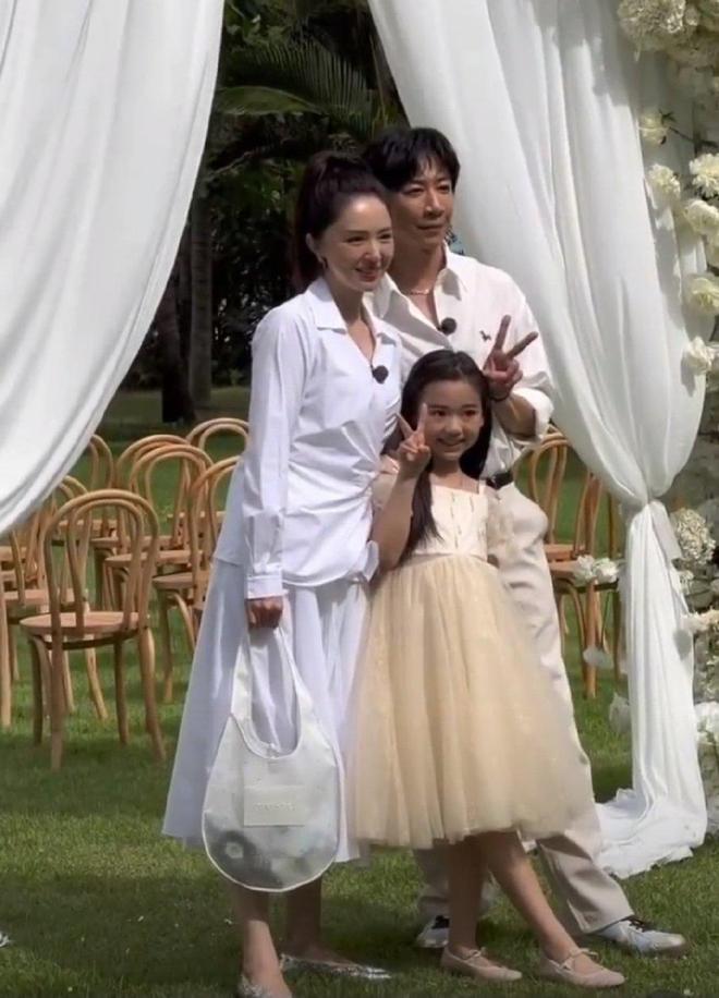 扒一扒明星黑历史大全_张馨予扒坐台黑历史不雅照_