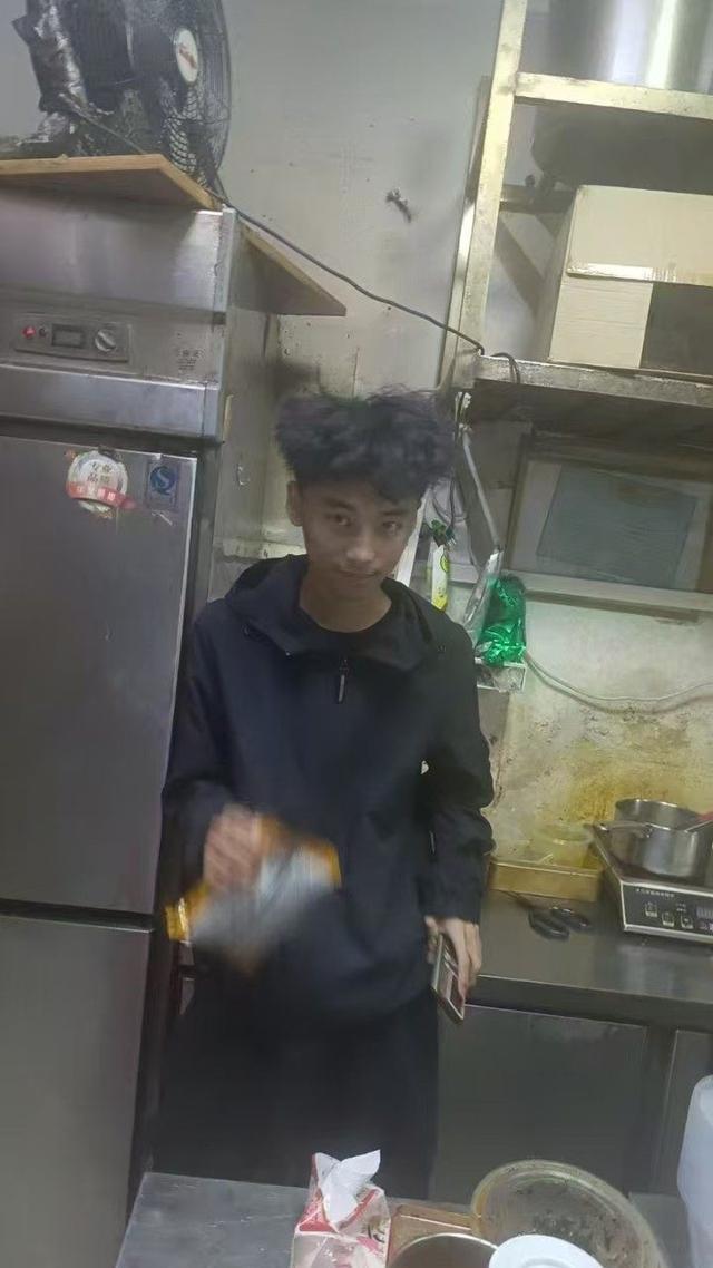 _峨眉山警方回应26岁女孩失联_澳方确定失联客机位置