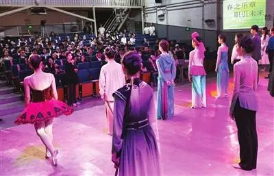 _高校各显神通 赋能学生就业_高校各显神通 赋能学生就业