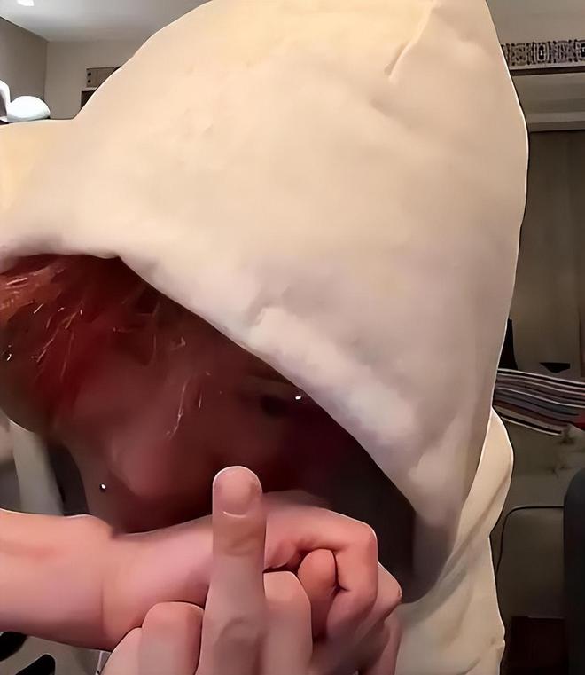 _原来避嫌只是假象？鹿晗关晓彤疑似没分手，细节暴露真实关系_原来避嫌只是假象？鹿晗关晓彤疑似没分手，细节暴露真实关系
