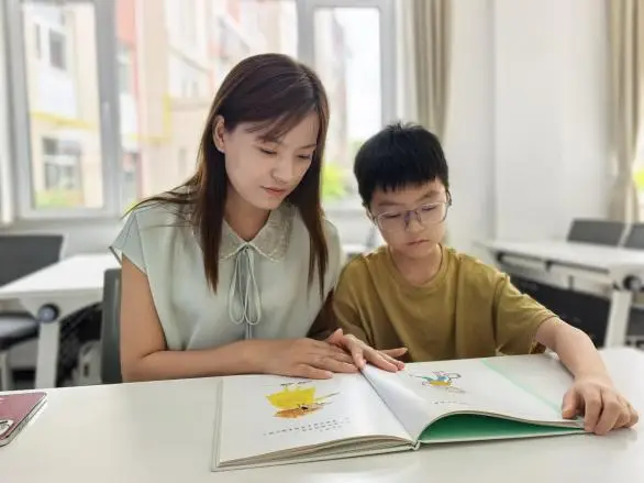 _社区书香飘万家亲子阅读活动_社区开展童心向党亲子阅读