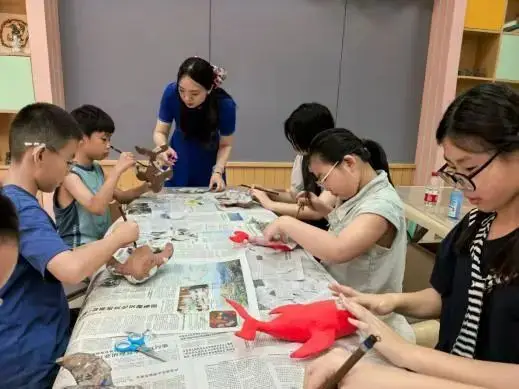 深海的蓝鲸_深海蓝鲸壁纸动漫_