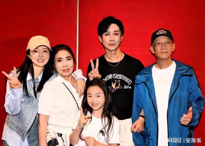 什么是生理性骨折__理性男人喜欢克制感情