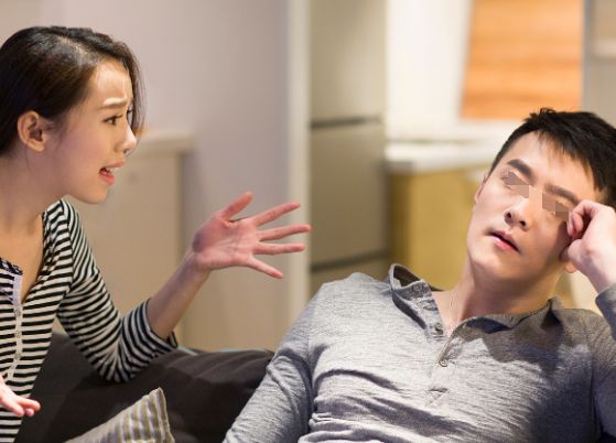 _丈夫瘫痪妻子带男人回家_丈夫瘫痪23年