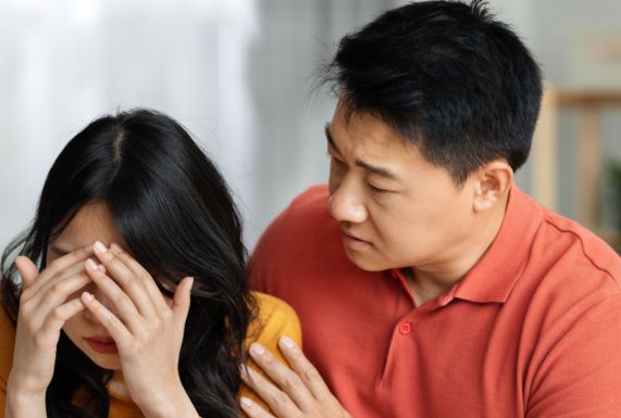 丈夫瘫痪妻子带男人回家_丈夫瘫痪23年_
