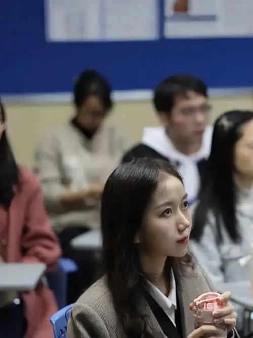 学历不是万能，却是机会的开关：深圳93个编制岗，清一色硕士起步_学历不是万能，却是机会的开关：深圳93个编制岗，清一色硕士起步_