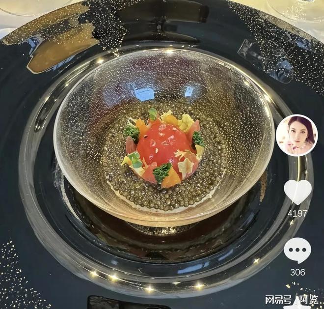 _李湘晒午餐，吃四盘西餐，有高级鱼子酱还有高级虾_李湘晒午餐，吃四盘西餐，有高级鱼子酱还有高级虾