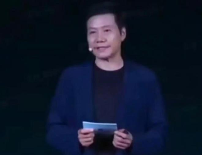 贵阳发生小米SU7逆行与行人碰撞车祸