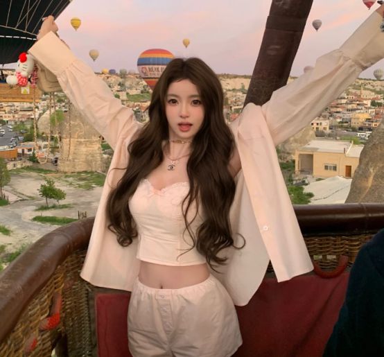 _妻子的浪漫旅行高空挑战_现女友梦见我和前女友亲吻