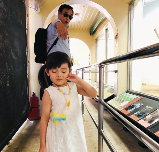 渣男抛弃女友选择初恋__渣男花女友钱后抛弃她