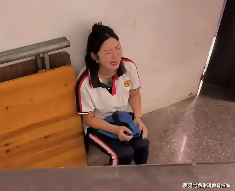 “高考后才知家里竟拿不出1w,”一位准女大女生的话,刺痛多少父母