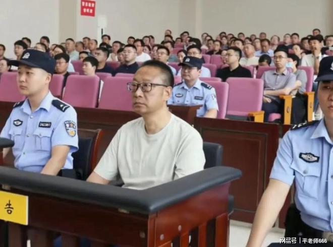 蚌埠六中校长火了，把1100万装入腰包，他是如何做到的