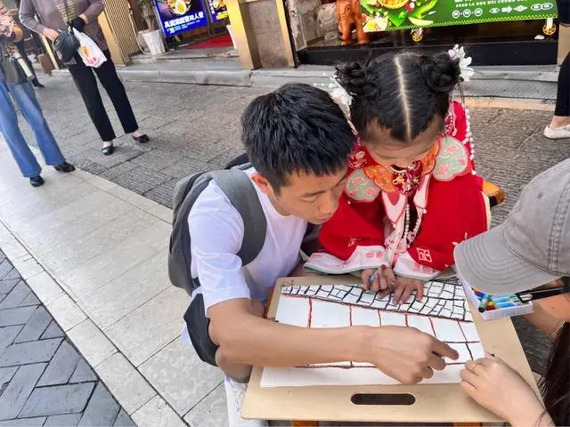 _萌娃画笔“晒”家乡 春苑幼儿园深耕美育实践_萌娃画笔“晒”家乡 春苑幼儿园深耕美育实践