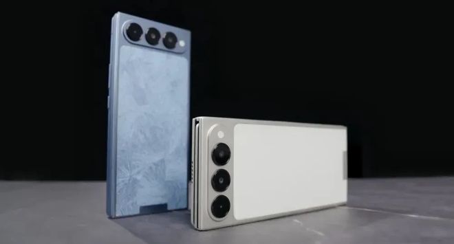 传音发布三折叠概念手机：展开3.49mm，号称全球最薄