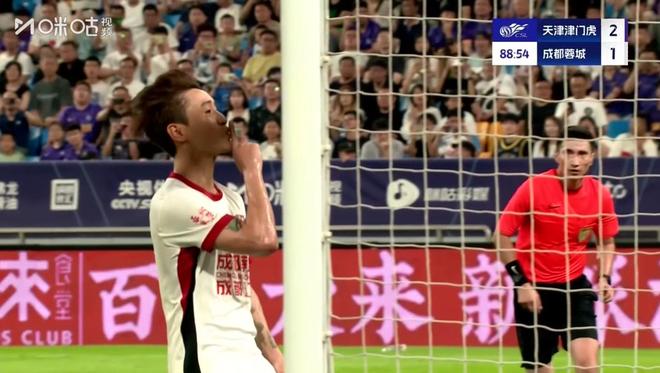 1-2！成都蓉城遭天津津门虎赛季“双杀”，韦世豪进球后染红泪崩__1-2！成都蓉城遭天津津门虎赛季“双杀”，韦世豪进球后染红泪崩