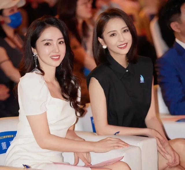 _明明是45岁董璇官宣二婚，被推上风口浪尖的却是42岁佟丽娅_明明是45岁董璇官宣二婚，被推上风口浪尖的却是42岁佟丽娅