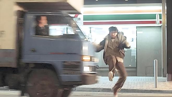 陈奕迅的跑车__伍佰和陈奕迅谁厉害