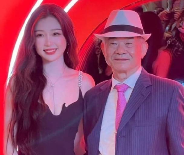 230万天价耳环还没完，又一女星家境被扒，其爷爷被曝疑侵占15亿_230万天价耳环还没完，又一女星家境被扒，其爷爷被曝疑侵占15亿_