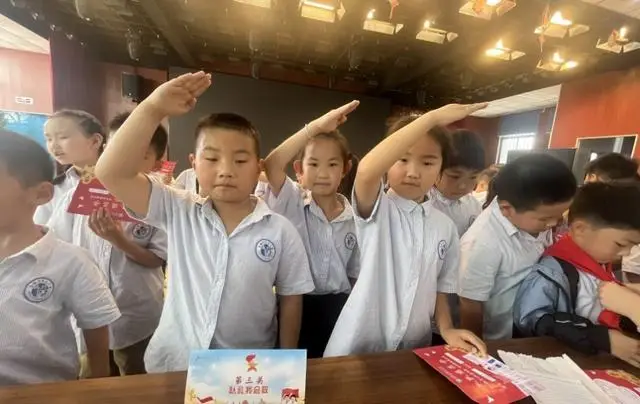 童心向党逐梦启航_童心向党筑梦启航晚会_