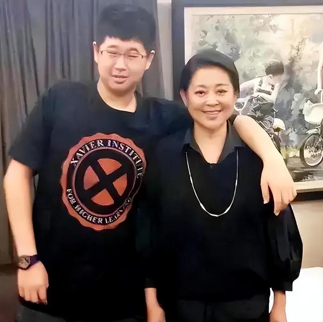 倪萍孩子的父亲_倪萍和孩子_