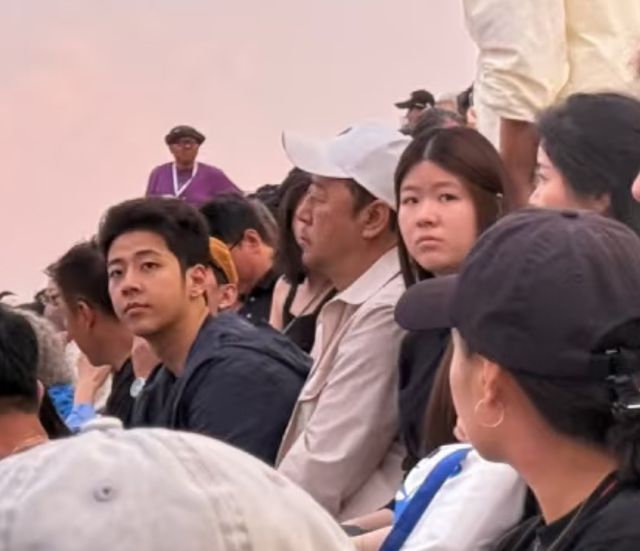 石头哥哥长什么样__石头身高体重