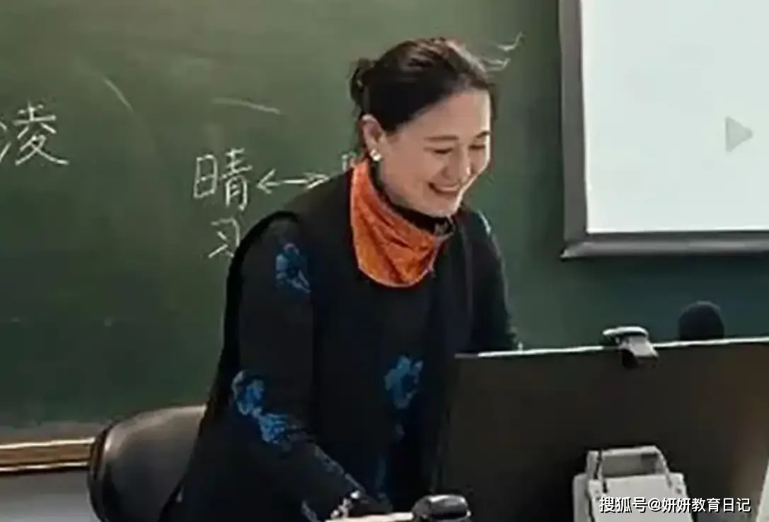 端庄优雅诗句_优雅矜持端庄乖巧_