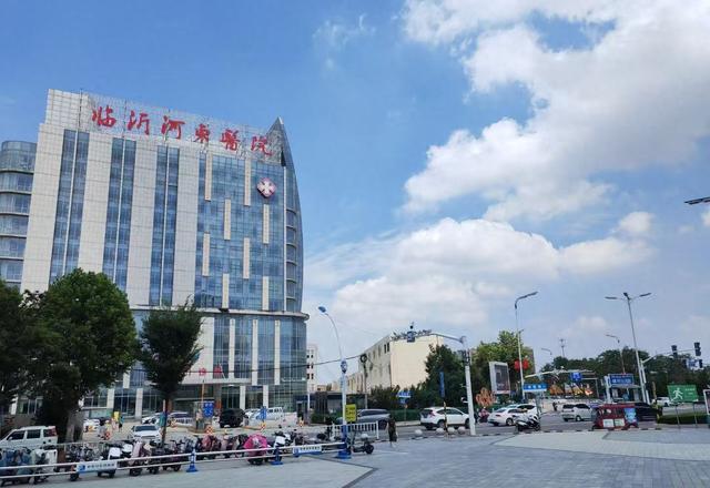 区级医院“公改民”多年，在编医护“背营收任务又遭欠薪”？律师：职能部门应担负监管责任