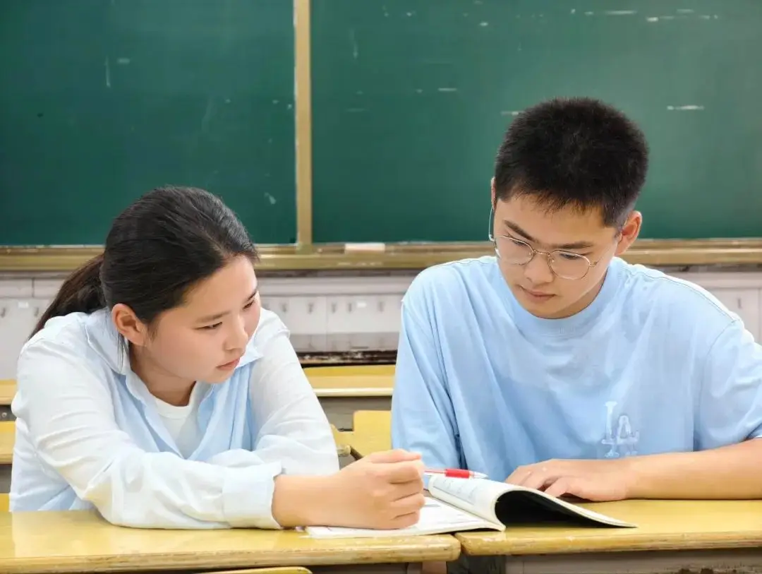 _新闻丨淮安中学孪生兄妹齐齐圆梦：一个山大985，一个湘师大211_新闻丨淮安中学孪生兄妹齐齐圆梦：一个山大985，一个湘师大211