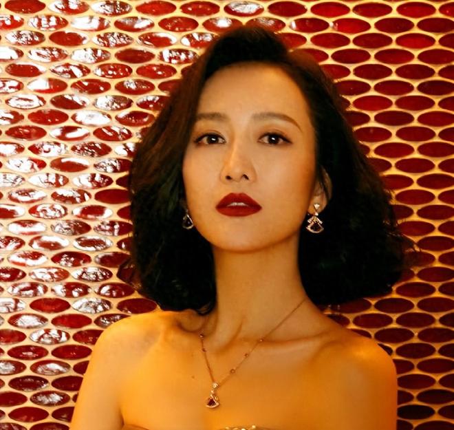 隐婚生子风波后，王鸥再被曝猛料！令人惊讶程度堪比当年夜光剧本