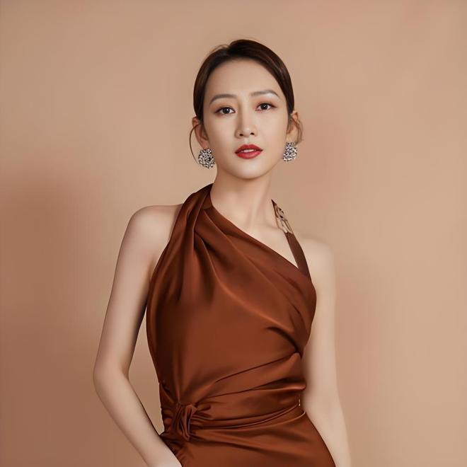 _《小小风波》剧本（4人）_当年sos团团舞火的程度