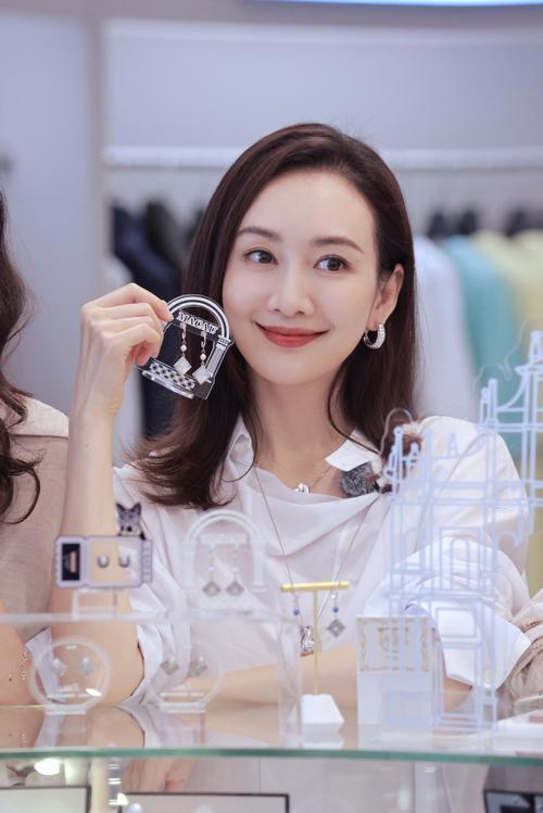 当年sos团团舞火的程度__《小小风波》剧本（4人）