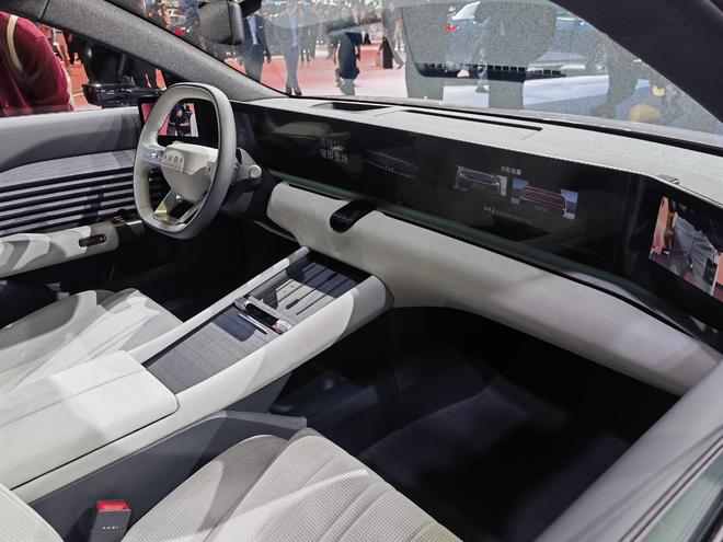 AUDI品牌首款量产车 奥迪E5 Sportback首发亮相