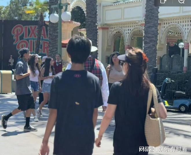 孙俪晒儿子身高逆袭，真实生活令人心动不已！