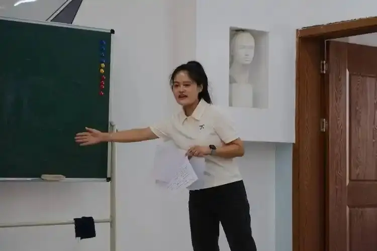 _二本师范学院毕业的学生就业_二本师范学院可以教小学吗