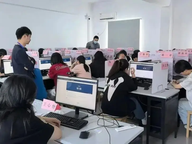 2018职教周陈晓明_职工书屋助推全民阅读_