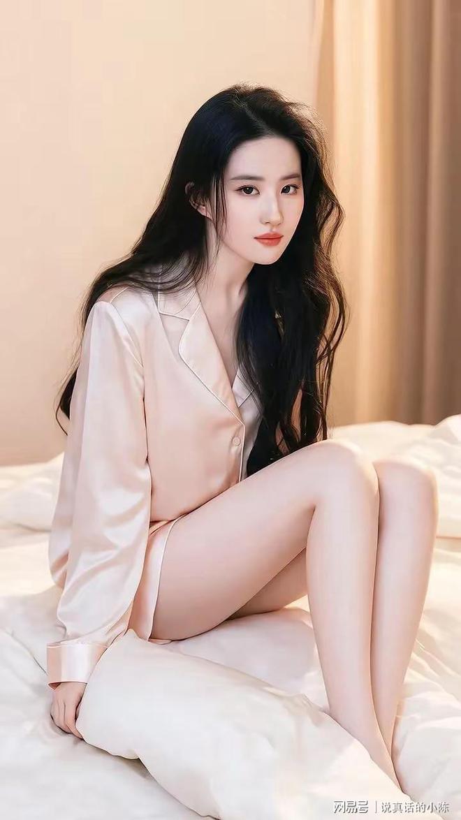 _刘亦菲粉色西装_刘亦菲粉色衣服