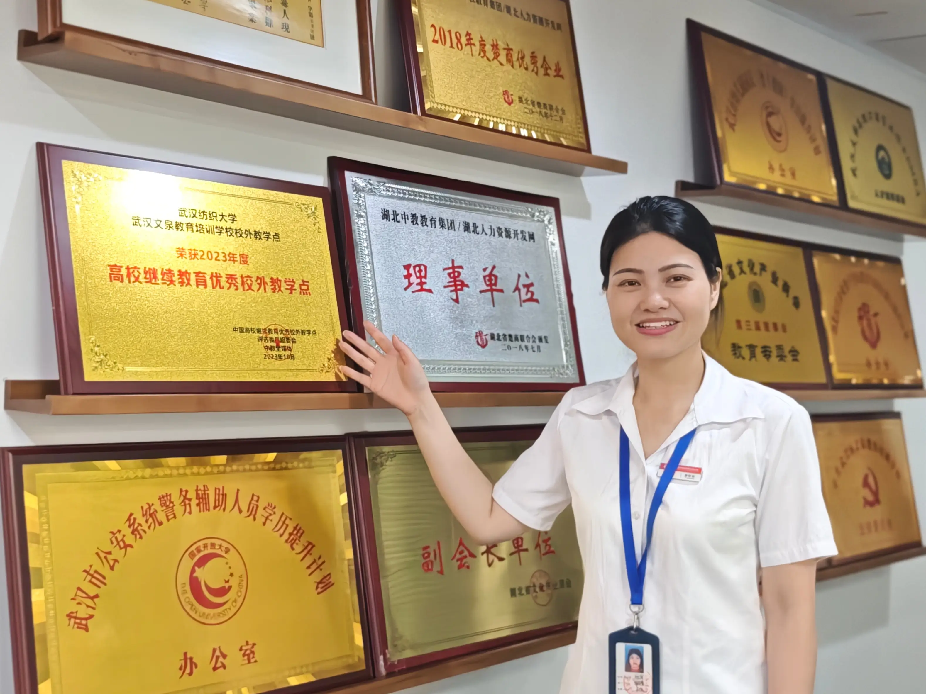 公务员考在职研究生什么专业好？这2所高校的专业值得关注！