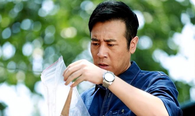 _3岁丧父，吃姐姐奶水长大，成名后为8个哥姐买房，如今终成实力派_3岁丧父，吃姐姐奶水长大，成名后为8个哥姐买房，如今终成实力派